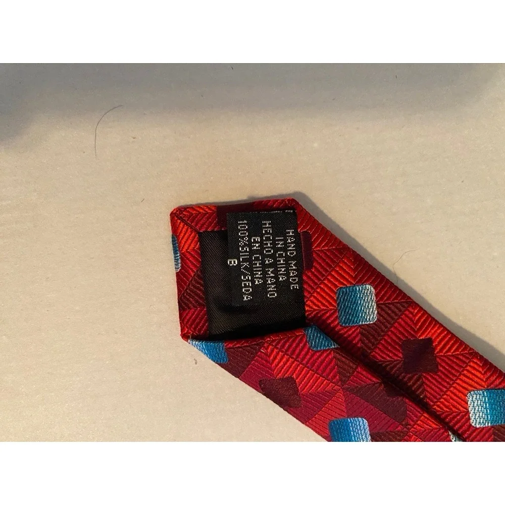 Crazy Horse Red Geometric Diamond Silk Tie A Claiborne Company‎ Mens Necktie
